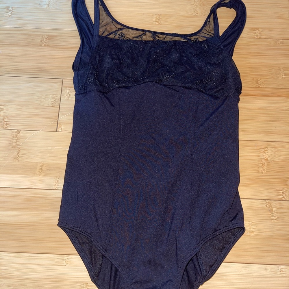 classic black leo